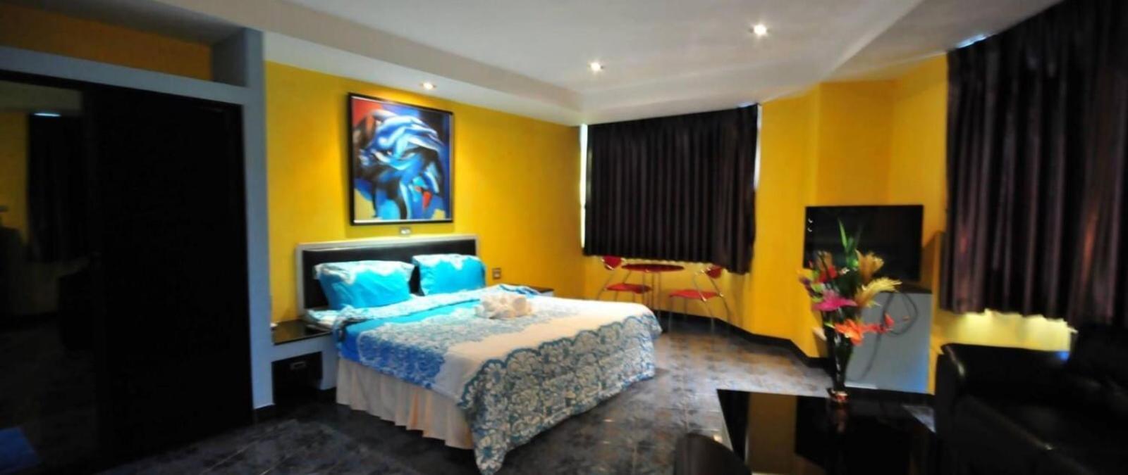 Koenig Hotel Pattaya Near Walking Street Buitenkant foto