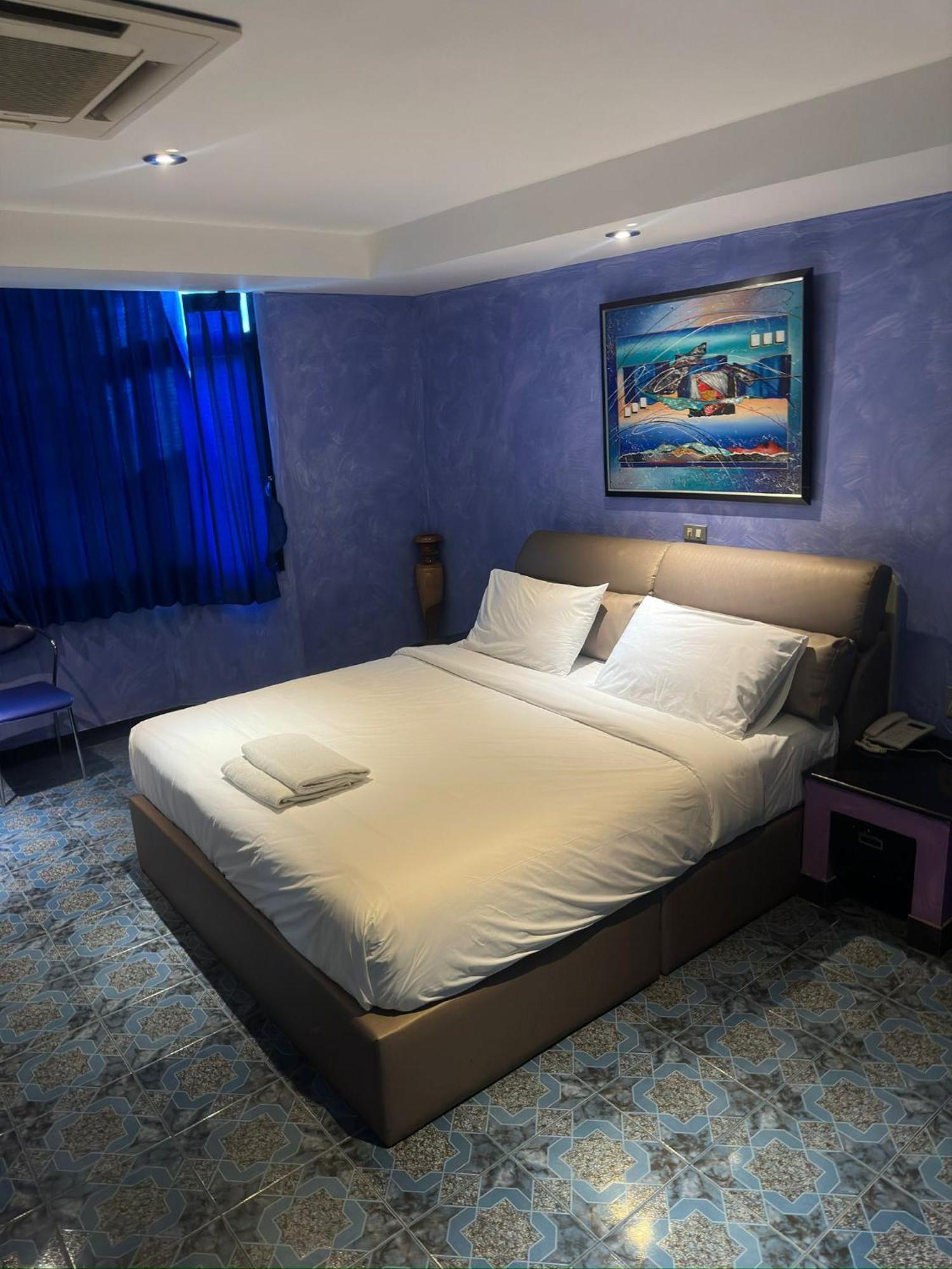Koenig Hotel Pattaya Near Walking Street Buitenkant foto