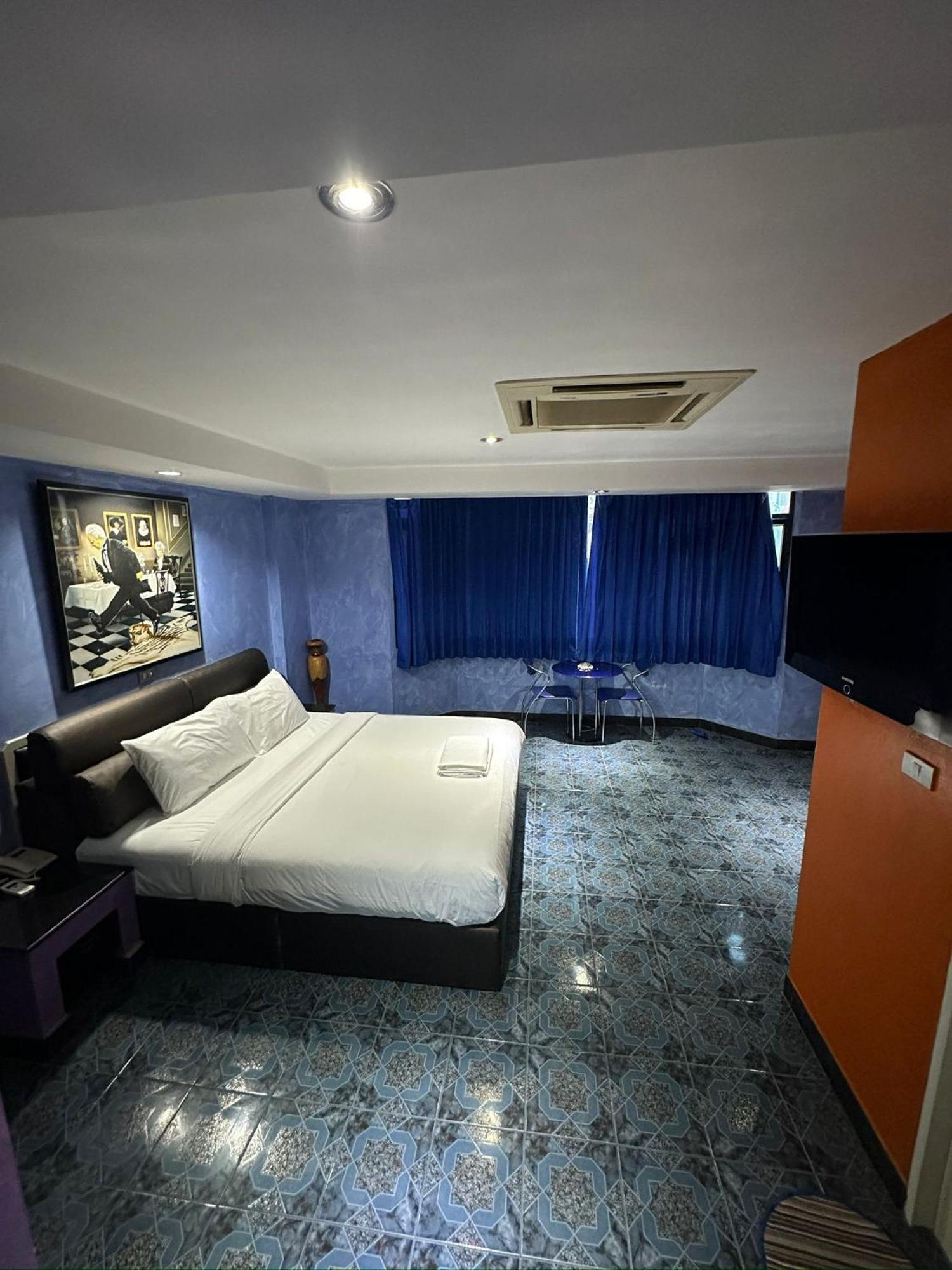 Koenig Hotel Pattaya Near Walking Street Buitenkant foto